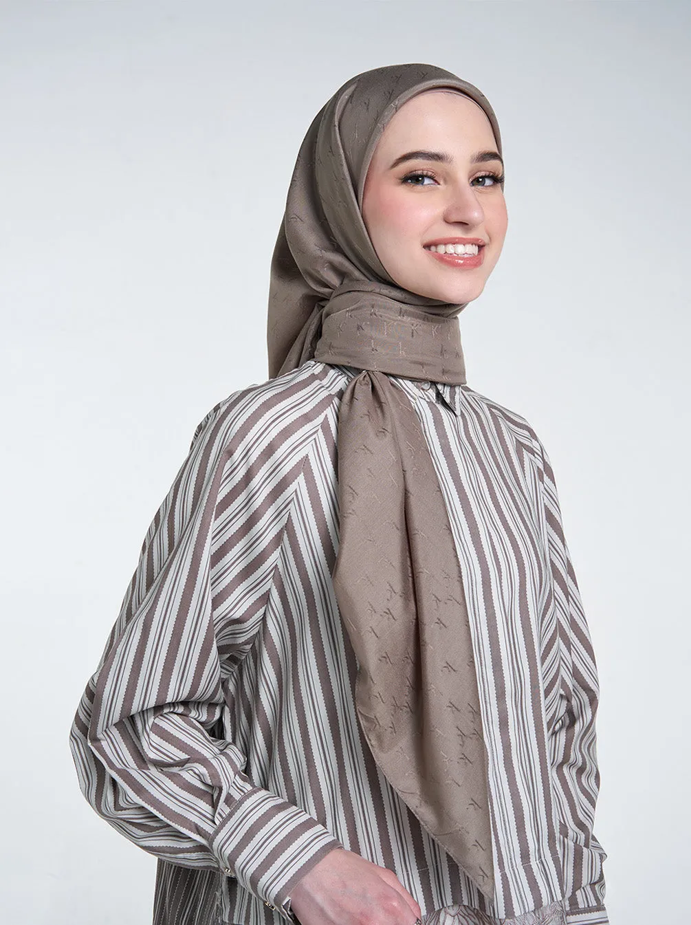 AIRY JACQUARD VOILE SCARF PLAIN LATTE