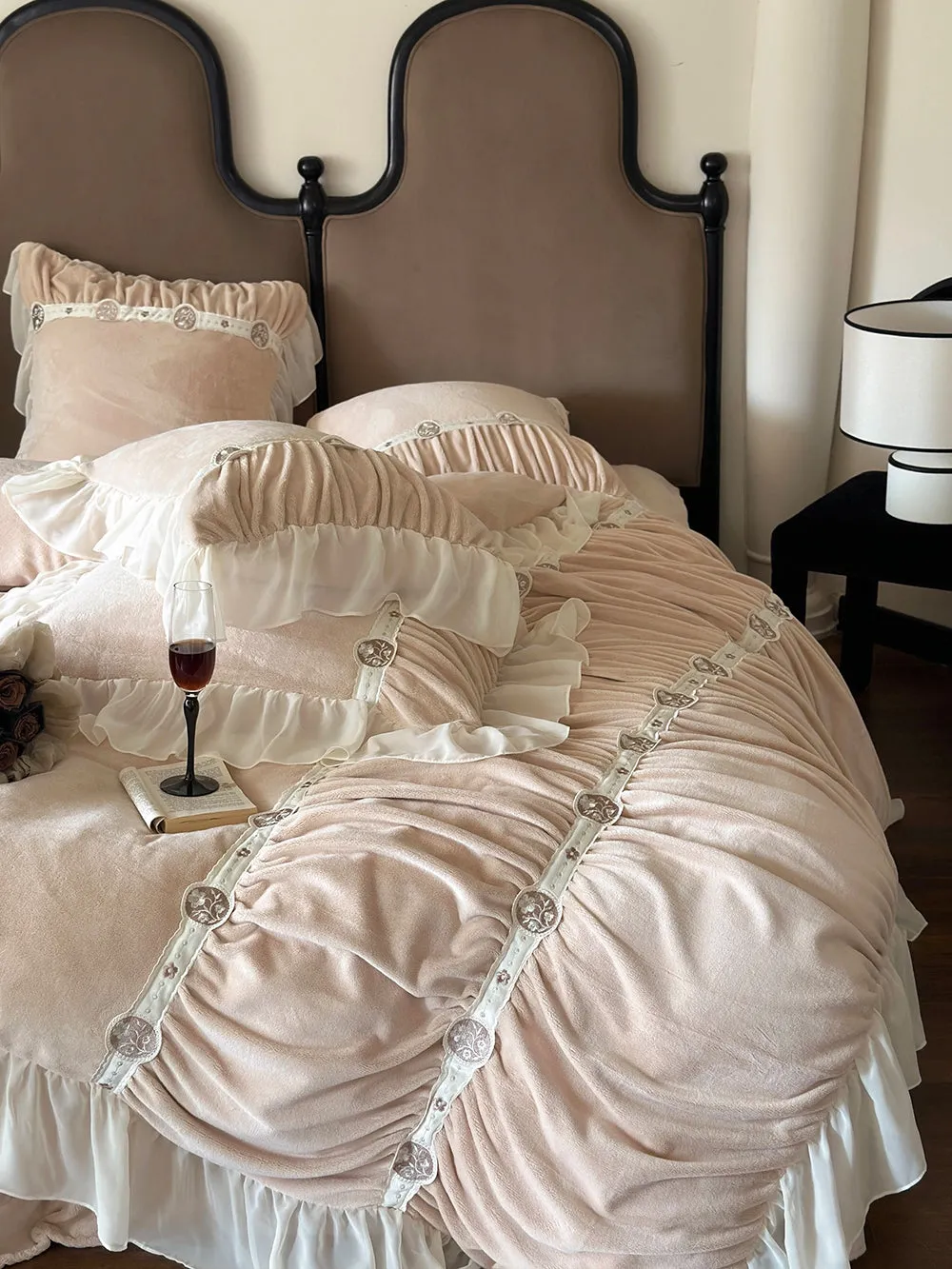 Princess Ruffled Thickened Warm Milk Velvet Lace Winter Bedding Set